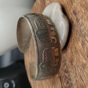 B2813‎ tribal colony elephant cuff bracelet